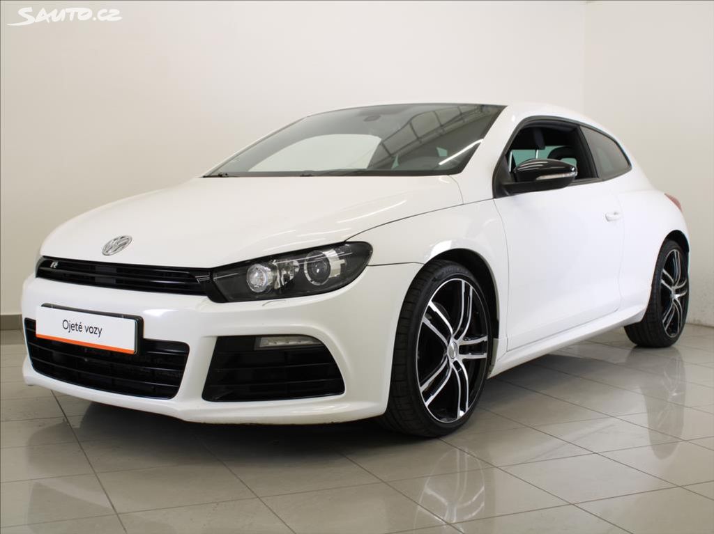 Volkswagen Scirocco, 2,0 R 195kW Manuál 162tkm.